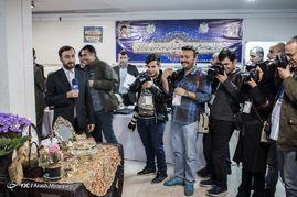 لحظه تحویل سال نو در فرمانداری تهران در روز ثبت‌نام انتخابات شورای شهر