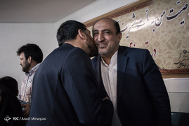 لحظه تحویل سال نو در فرمانداری تهران در روز ثبت‌نام انتخابات شورای شهر