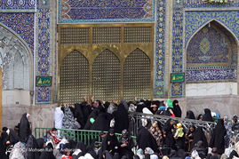 لحظه تحویل سال ۱۳۹۶در حرم امام رضا(ع)