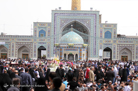 لحظه تحویل سال ۱۳۹۶در حرم امام رضا(ع)