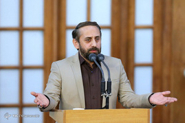 حضور و سخنرانی رهبر معظم انقلاب در اجتماع زائران و مجاوران حرم رضوی