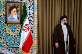 حضور و سخنرانی رهبر معظم انقلاب در اجتماع زائران و مجاوران حرم رضوی