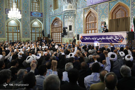حضور و سخنرانی رهبر معظم انقلاب در اجتماع زائران و مجاوران حرم رضوی