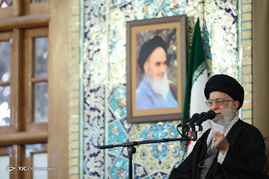 حضور و سخنرانی رهبر معظم انقلاب در اجتماع زائران و مجاوران حرم رضوی