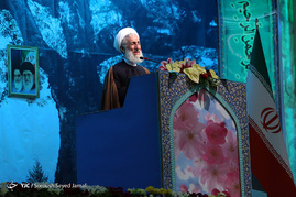 اولین نماز جمعه سال 1396