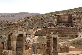 بازدید مسافران نوروزی از تخت جمشید _ شیراز‎