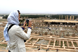 بازدید مسافران نوروزی از تخت جمشید _ شیراز‎