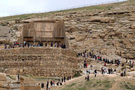 بازدید مسافران نوروزی از تخت جمشید _ شیراز‎