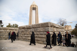 اتوبوس گردشگری و مسافران نوروزی‎ - همدان