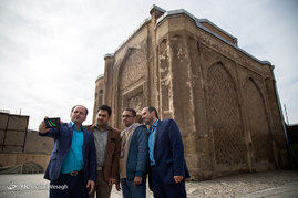 اتوبوس گردشگری و مسافران نوروزی‎ - همدان