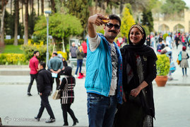 بازدید مسافرین نوروزی از کاخ چهل ستون - اصفهان