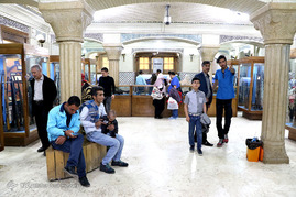 بازدید مسافران نوروزی از باغ و موزه عفیف آباد شیراز‎