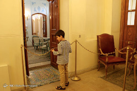 بازدید مسافران نوروزی از باغ و موزه عفیف آباد شیراز‎