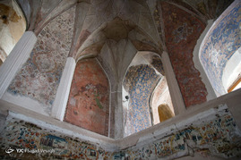 عمارت چهلستون قزوین‎