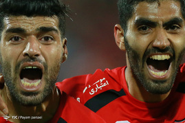 دیدار تیم های فوتبال پرسپولیس و پیکان