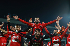 دیدار تیم های فوتبال پرسپولیس و پیکان