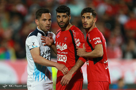 دیدار تیم های فوتبال پرسپولیس و پیکان