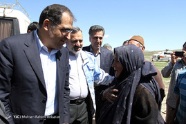 بازدید وزیر بهداشت از مناطق زلزله زده در خراسان