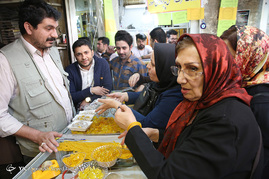 حکاکی شرف الشمس روی عقیق