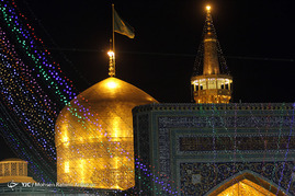 نقاره نوازی و آذین بندی حرم رضوی در شب ولادت امام علی(ع)‎