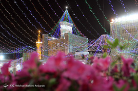 نقاره نوازی و آذین بندی حرم رضوی در شب ولادت امام علی(ع)‎