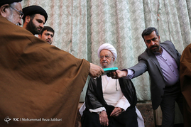 مراسم عمامه‌گذاری طلاب در سالروز ولادت حضرت علی(ع) - قم‎