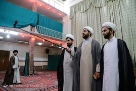 مراسم عمامه‌گذاری طلاب در سالروز ولادت حضرت علی(ع) - قم‎