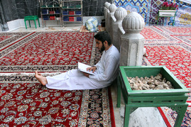 مراسم معنوی اعتکاف در مسجد گوهرشاد حرم رضوی