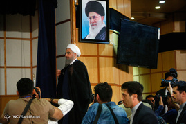 ثبت نام روحانی در انتخابات ریاست جمهوری