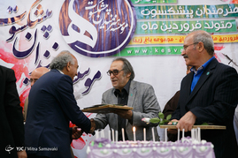 تجلیل از هنرمندان پیشکسوت متولدین فروردین ماه