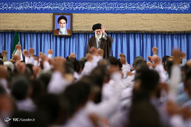 دیدار جمعی از فرماندهان و کارکنان ارتش با مقام معظم رهبری