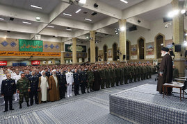 دیدار جمعی از فرماندهان و کارکنان ارتش با مقام معظم رهبری