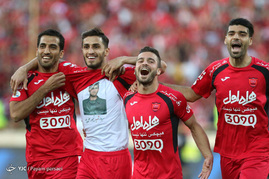 دیدار تیم های فوتبال پرسپولیس و پدیده
