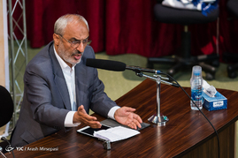 نشست پرسش و پاسخ دانشجویی با حضور نامزدهای مطرح انتخابات در دانشگاه علامه طباطبایی