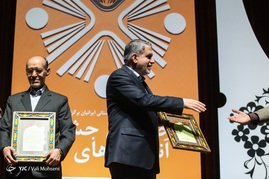 آیین اختتامیه نخستین جشنواره انجمن های ادبی