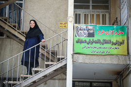 كارگاه قالى‌بافى يک بانوى كارآفرين