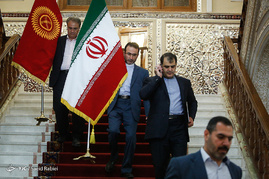 دیدار علی لاریجانی با رئیس مجلس قرقیزستان