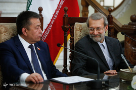 دیدار علی لاریجانی با رئیس مجلس قرقیزستان