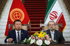 دیدار علی لاریجانی با رئیس مجلس قرقیزستان
