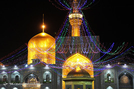 چراغانی و آذین بندی حرم امام رضا(ع) در شب مبعث حضرت محمد(ص)