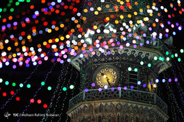چراغانی و آذین بندی حرم امام رضا(ع) در شب مبعث حضرت محمد(ص)