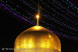 چراغانی و آذین بندی حرم امام رضا(ع) در شب مبعث حضرت محمد(ص)