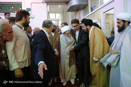 مراسم عمامه گذاری طلاب توسط آیت الله صافی گلپایگانی‎ - قم