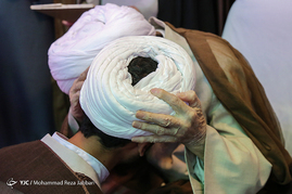 مراسم عمامه گذاری طلاب توسط آیت الله صافی گلپایگانی‎ - قم