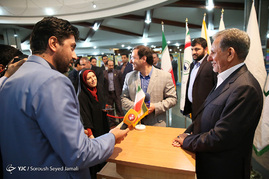 پشت صحنه ضبط برنامه اسحاق جهانگیری نامزد انتخابات ریاست جمهوری