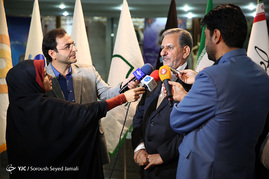 پشت صحنه ضبط برنامه اسحاق جهانگیری نامزد انتخابات ریاست جمهوری
