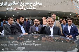 پشت صحنه ضبط برنامه اسحاق جهانگیری نامزد انتخابات ریاست جمهوری