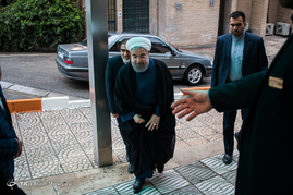 پشت صحنه ضبط برنامه حسن روحانی نامزد انتخابات ریاست جمهوری