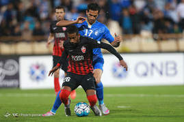 دیدار تیم های فوتبال استقلال و الاهلی امارات