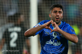 دیدار تیم های فوتبال استقلال و الاهلی امارات